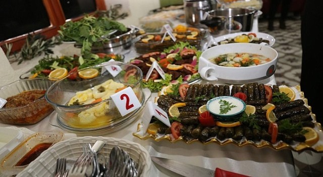 Burhaniye Belediyesi'nin Düzenleyeceği Yemek Yarışması İçin Başvurular Devam Ediyor