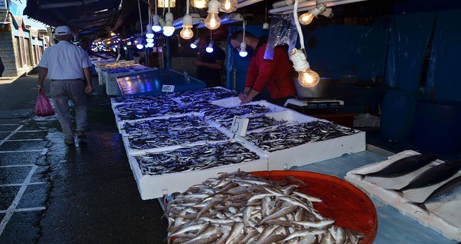 Trabzon'da hamsi ucuzladı