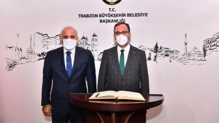 Bakan Kasapoğlu Büyükşehir Belediyesini ziyaret etti