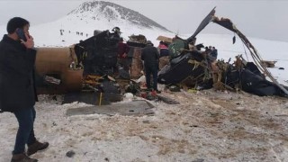 Bitlis'te askeri helikopter düştü