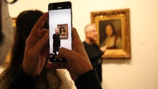 Müzede Selfie Günü’nde Galaxy S21 FE ile tarihi bir deneyim yaşadılar