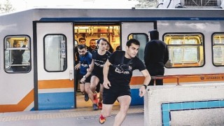 İstanbul metrosunda nefes kesen yarış