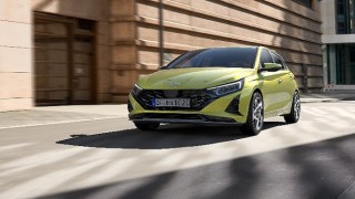 B Segmentinin Popüler Modeli Hyundai i20 Yenilenerek Satışa Sunuldu.