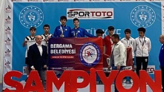 Bergama Belediyesi Badminton Takımı Başarıdan Başarıya Koşuyor