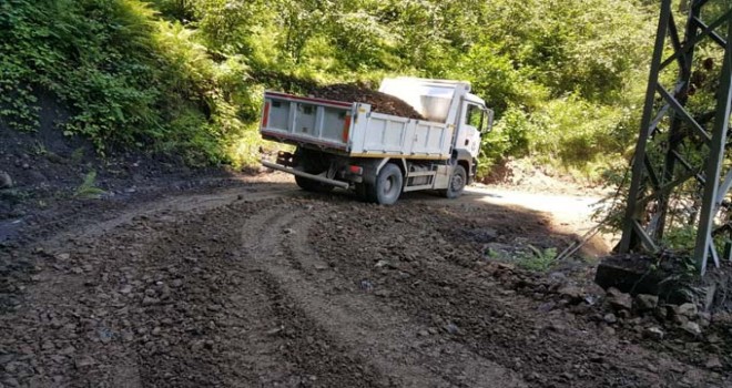 Büyükşehir, her gün 15 farklı noktada yol çalışması yapıyor