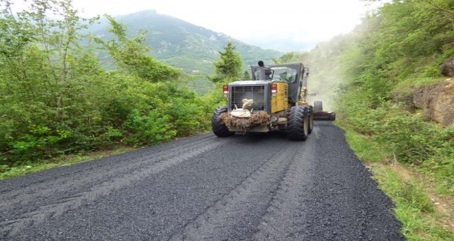 Maçka'da asfaltlama çalışması