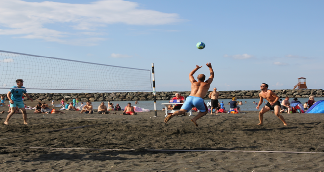 Yüzme ve plaj voleybolu ve plaj ayak tenisi yarışmaları sonuçlandı