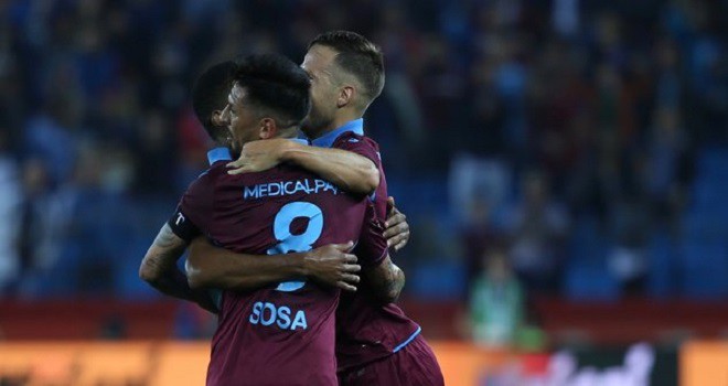 Trabzonspor'da İki oyuncu imzaya yakın .