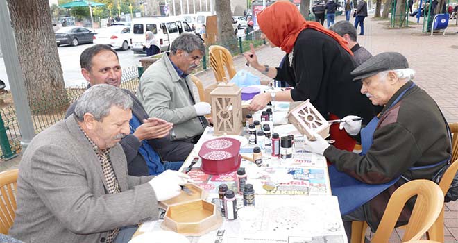 Trabzon'da 'Çınarlar' el becerilerini sergiledi