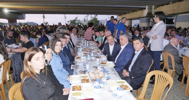 Dev iftar sofrası bu kez Araklı’da kuruldu